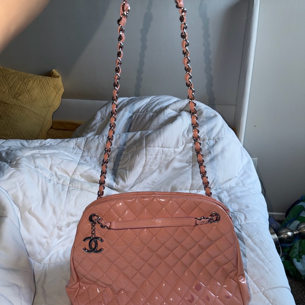 CHANEL Pink Glossy Quilted Shoulder Bag - Picture 14 of 14